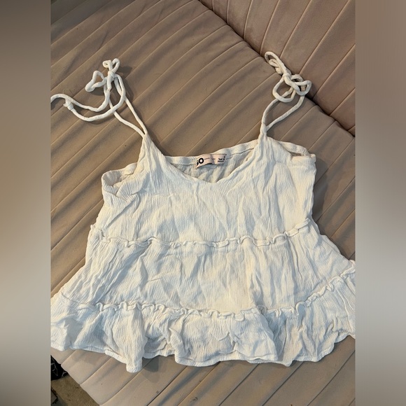 White ruffle spaghetti strap top - Picture 1 of 6